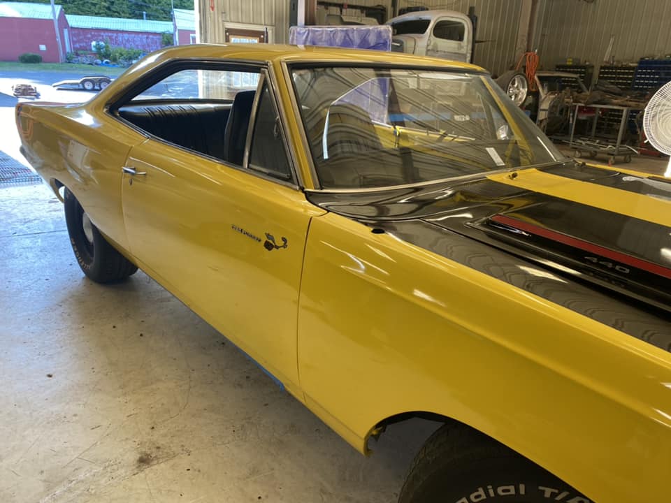 Roadrunner Vibes Restored: Mopar Clone Gets Custom Interior Touches at DSD