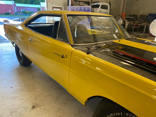 Roadrunner Vibes Restored: Mopar Clone Gets Custom Interior Touches at DSD
